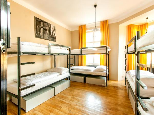 Czech Inn : photo 6 de la chambre lit superposé dans dortoir féminin de 10 lits