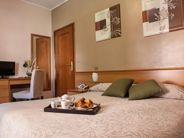 Hotel Adriano : photo 5 de la chambre chambre double