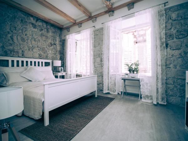 Apartments St. Michel : photo 2 de la chambre chambre lit queen-size deluxe