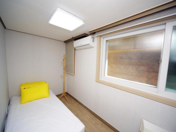 24 Guesthouse KyungHee University : photo 9 de la chambre chambre simple confort