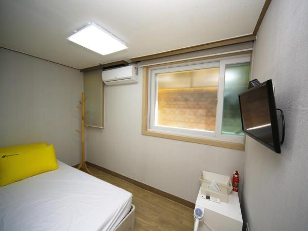 24 Guesthouse KyungHee University : photo 8 de la chambre chambre simple confort