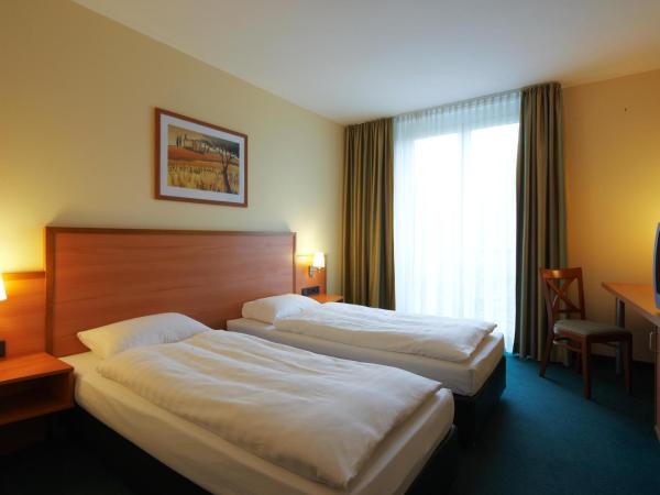 IntercityHotel Bremen : photo 2 de la chambre chambre lits jumeaux confort