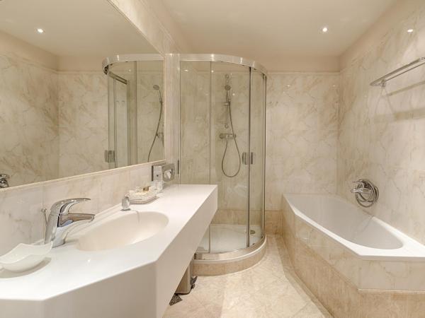 Hotel Embassy : photo 1 de la chambre chambre double deluxe