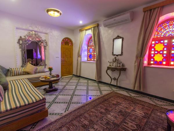 Riad Amor - Suite & Spa : photo 9 de la chambre hébergement président