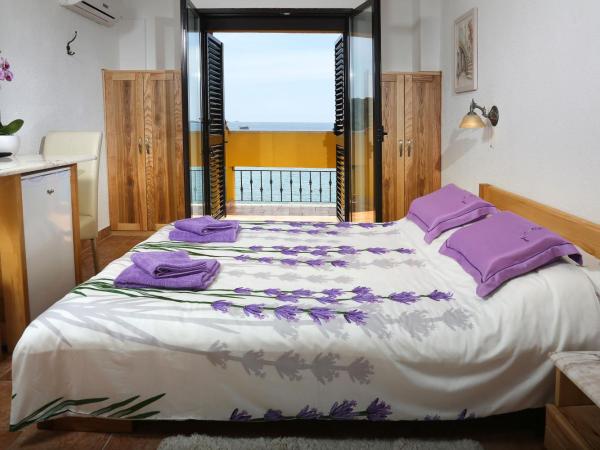 Rooms Figarola : photo 8 de la chambre chambre double avec balcon - vue sur mer