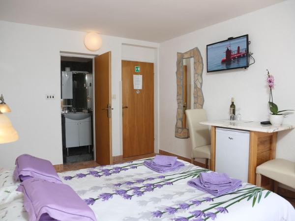 Rooms Figarola : photo 10 de la chambre chambre double avec balcon - vue sur mer