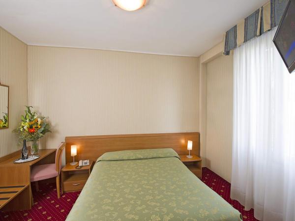 Hotel Nazionale : photo 3 de la chambre chambre double