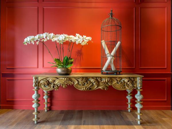 Hôtel La Comtesse : photo 4 de la chambre chambre double duchesse – vue latérale sur tour eiffel