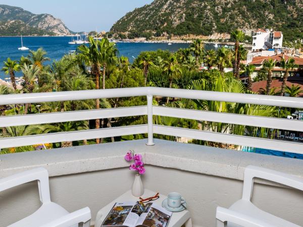 Hotel Aqua : photo 2 de la chambre chambre double ou lits jumeaux standard avec vue partielle sur la mer