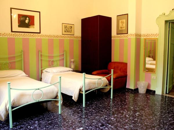 Casa Della Zia, Bologna by Short Holidays : photo 10 de la chambre chambre double ou lits jumeaux avec salle de bains privative externe