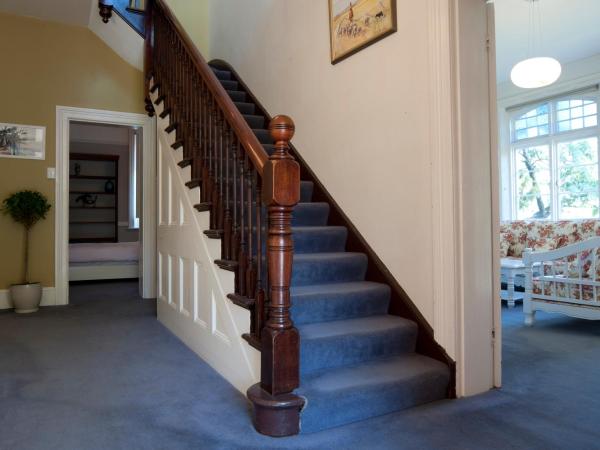 Lowena Cafe and Accommodation : photo 2 de la chambre chambre double avec salle de bains commune