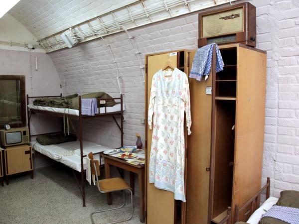 10-Z Bunker : photo 2 de la chambre chambre familiale avec salle de bains commune