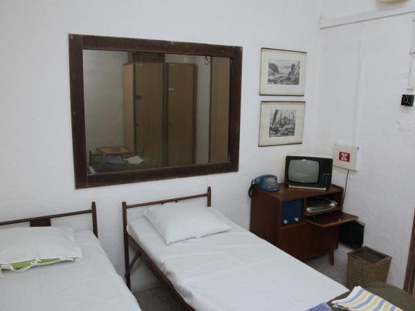 10-Z Bunker : photo 1 de la chambre chambre double ou lits jumeaux avec salle de bains commune