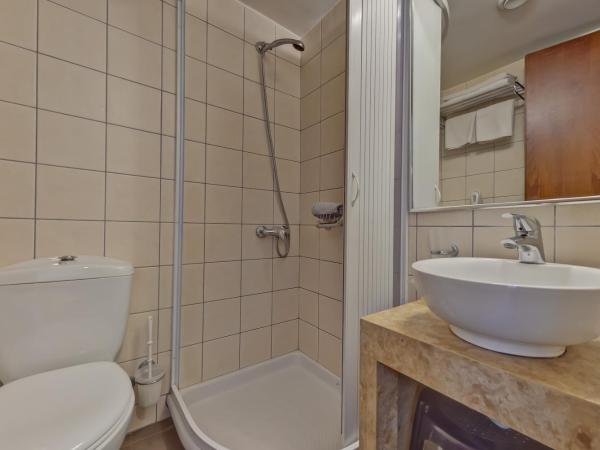 Marin Hotel : photo 6 de la chambre chambre lits jumeaux/double