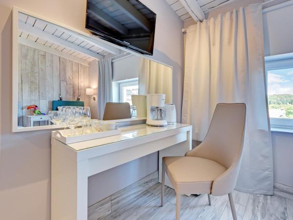 Kamienica Gdynia hotelowe komfortowe łóżka, plaża Orłowo molo : photo 9 de la chambre studio supérieur