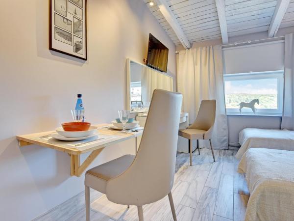 Kamienica Gdynia hotelowe komfortowe łóżka, plaża Orłowo molo : photo 8 de la chambre studio supérieur