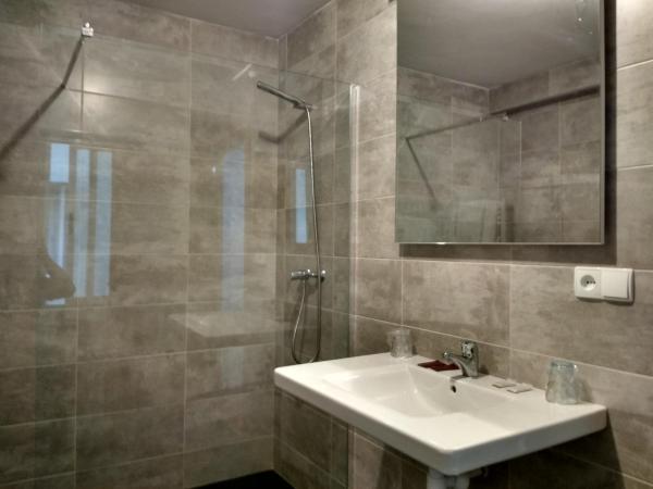 Hostal Mara : photo 1 de la chambre chambre lit queen-size