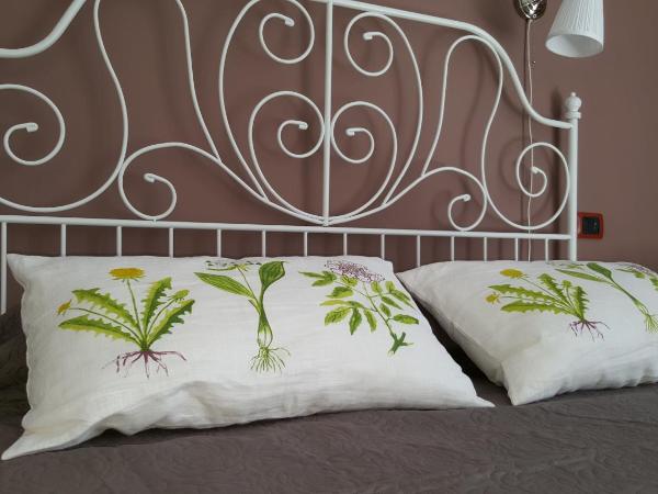 B&B Aminei Metrò : photo 1 de la chambre chambre double avec balcon (3 adultes)