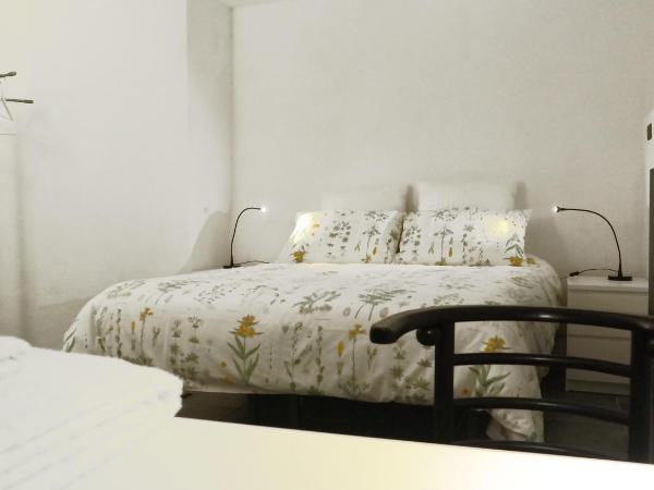 All' Ombra del Portico : photo 6 de la chambre chambre double ou lits jumeaux avec salle de bains commune