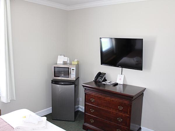 Hotel Auberge Michel Doyon : photo 3 de la chambre chambre double standard avec salle de bains privative