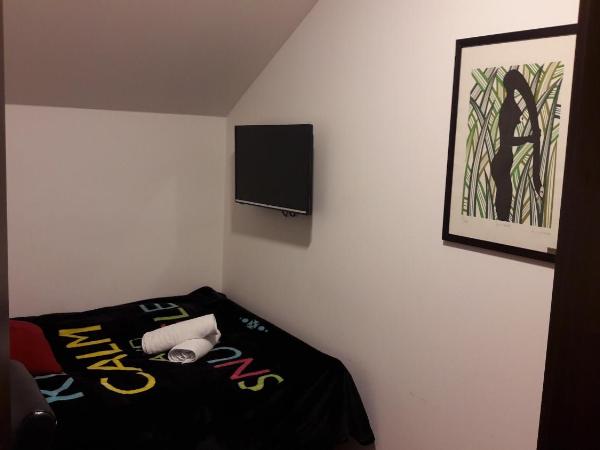 Hostel IN Club : photo 5 de la chambre chambre double avec salle de bains commune