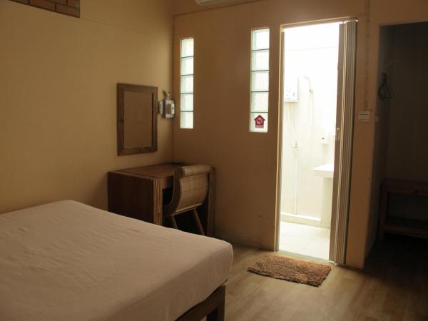Baan Songjum : photo 1 de la chambre chambre double standard avec climatisation