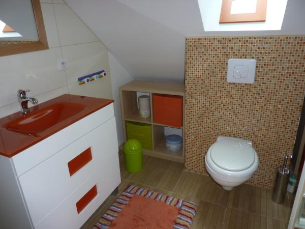 Les Chambres D'oriane : photo 7 de la chambre chambre quadruple avec douche