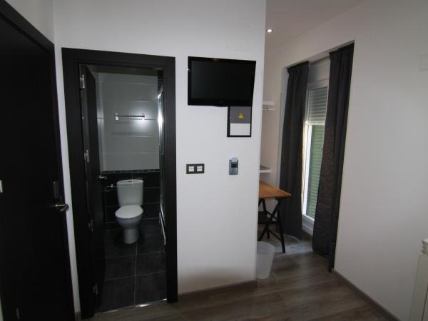 Hostal MH Fuencarral : photo 3 de la chambre chambre simple