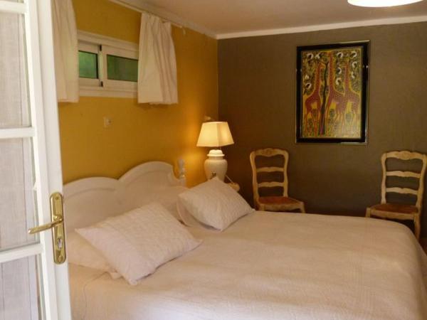 Villa l'Air du temps : photo 1 de la chambre appartement - vue sur jardin