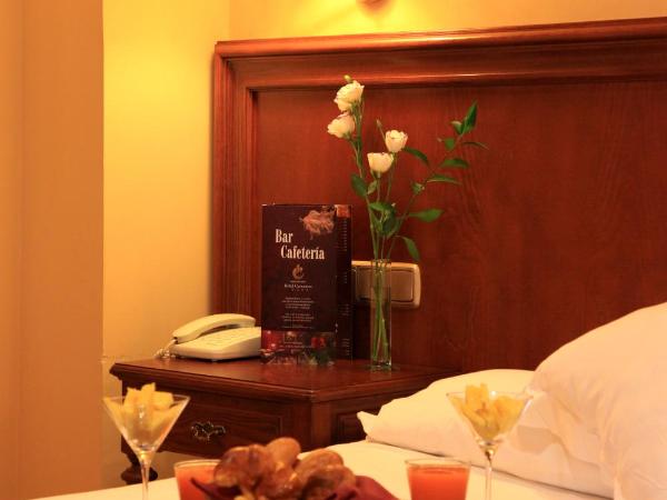 Hotel Cervantes : photo 7 de la chambre chambre double ou lits jumeaux