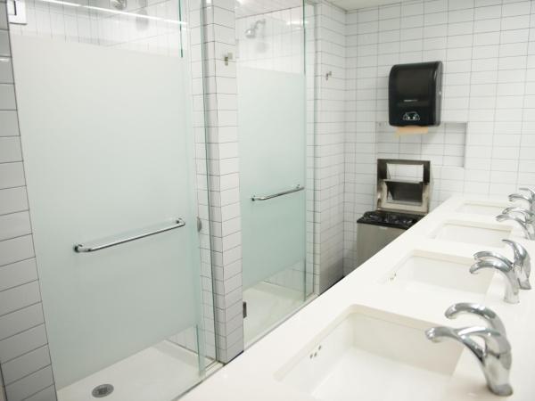 West Side YMCA : photo 9 de la chambre chambre double standard avec salle de bains commune