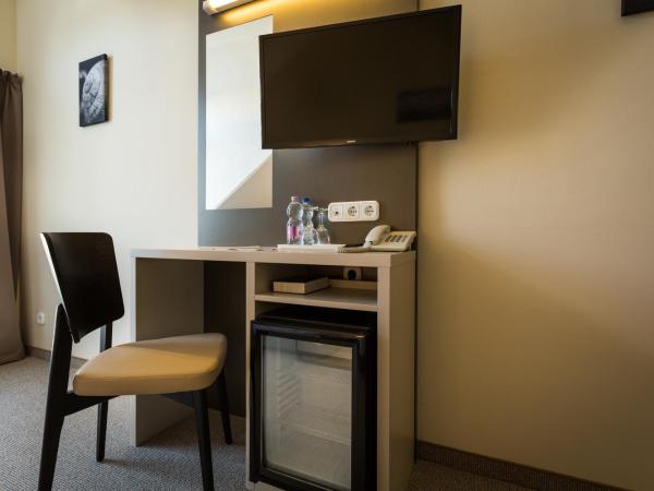 Corvin Hotel Budapest Corvin Wing : photo 7 de la chambre chambre standard avec 2 lits simples