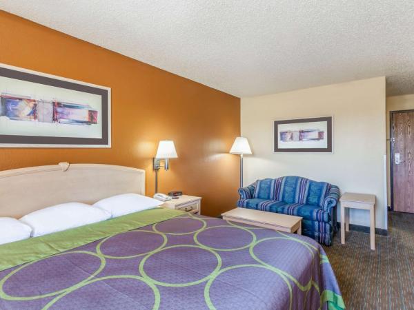 Super 8 by Wyndham Charlotte/Amusement Park Area : photo 3 de la chambre chambre lit king-size - non-fumeurs