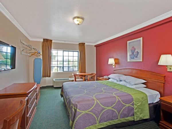 Super 8 by Wyndham Hollywood/LA Area : photo 4 de la chambre chambre lit king-size - non-fumeurs