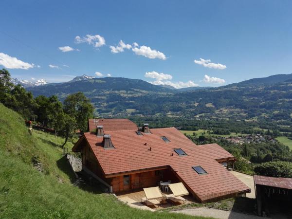 Chantemerle 1741, chambres d'hôtes à la montagne : photo 2 de la chambre chambre double - accessible aux personnes à mobilité réduite 