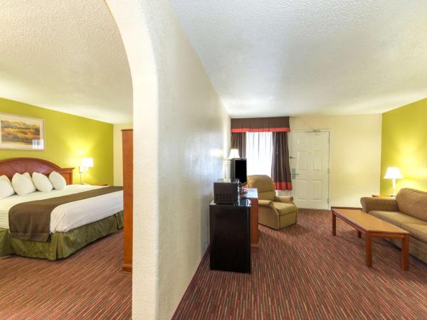 Baymont by Wyndham Louisville East : photo 6 de la chambre suite studio lit king-size deluxe - non-fumeurs