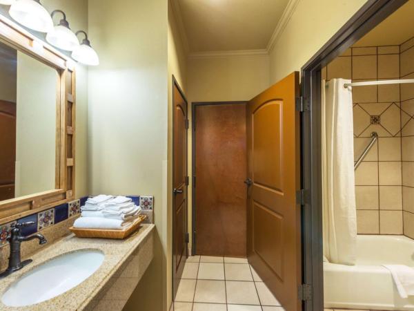 La Hacienda Inn : photo 3 de la chambre chambre lit king-size - non-fumeurs