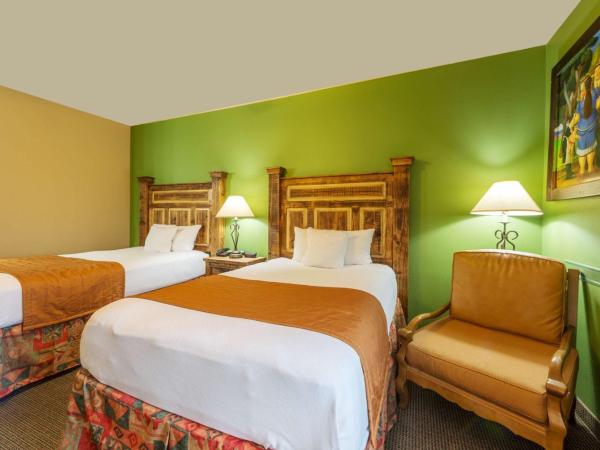 La Hacienda Inn : photo 9 de la chambre chambre standard avec 2 lits doubles-non-fumeurs