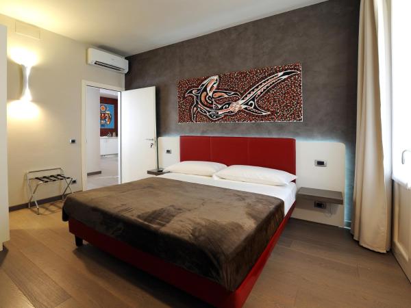 B&B Opera : photo 4 de la chambre chambre double avec salle de bains privative