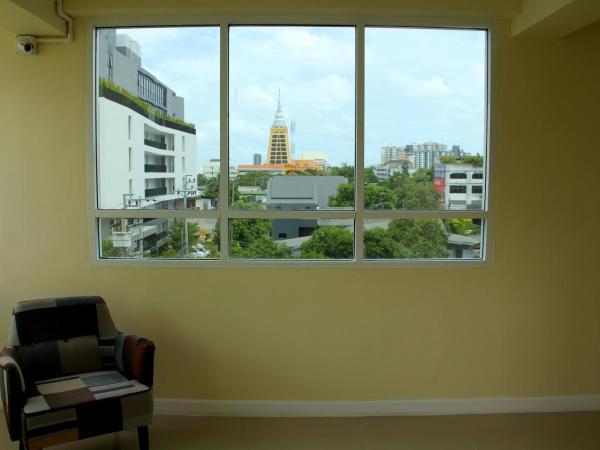 The Arni Sukhumvit 101 : photo 9 de la chambre studio lit queen-size