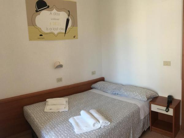 Hotel Villa Caterina : photo 6 de la chambre economy small double room