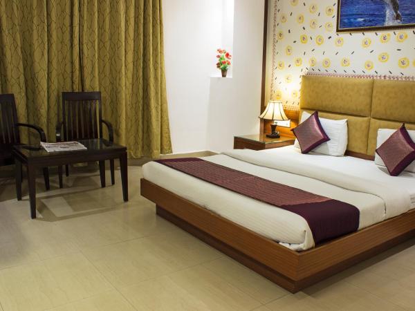 Hotel Krishna - By RCG Hotels : photo 10 de la chambre chambre deluxe double ou lits jumeaux