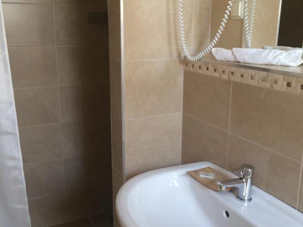 Fürjes Villa Panzió : photo 8 de la chambre chambre double