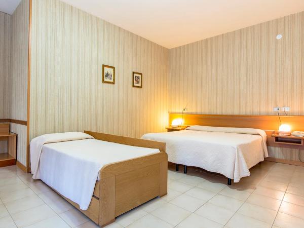 Hotel Residence Ulivi E Palme : photo 1 de la chambre chambre quadruple