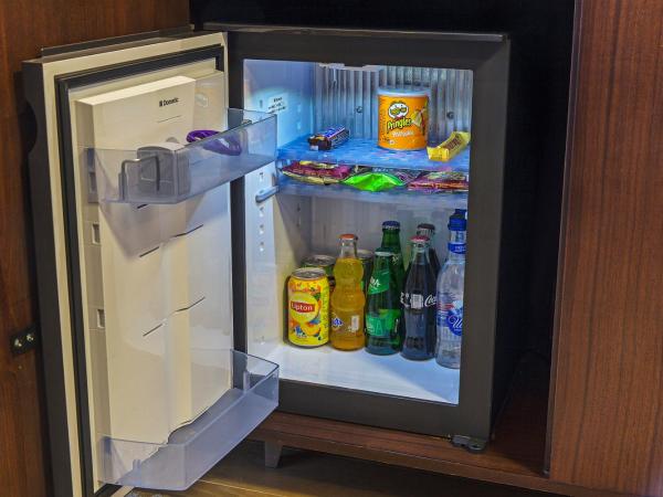 Naz City Hotel Taksim - Special Category : photo 10 de la chambre suite lit king-size avec balcon