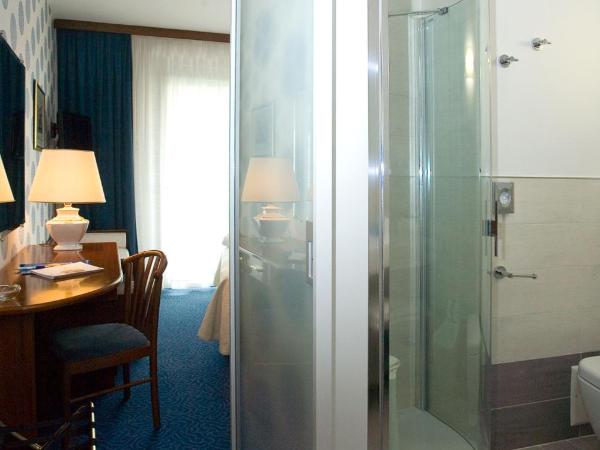 Hotel Corallo : photo 2 de la chambre chambre double ou lits jumeaux supérieure - vue sur mer