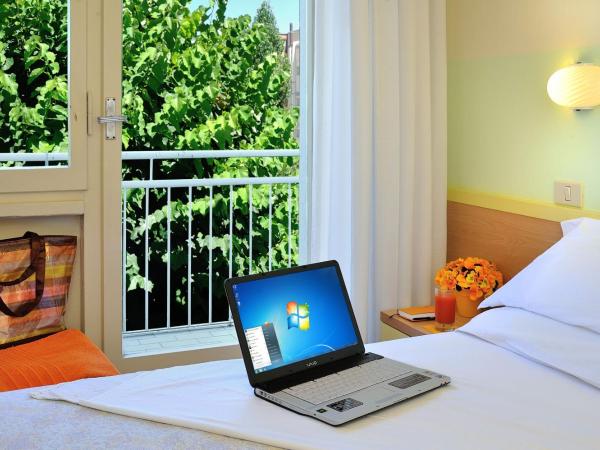 Hotel Capri : photo 2 de la chambre chambre double ou lits jumeaux confort 