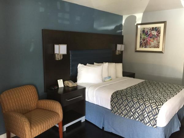 Days Inn by Wyndham Austin/University/Downtown : photo 2 de la chambre chambre lit queen-size - non-fumeurs