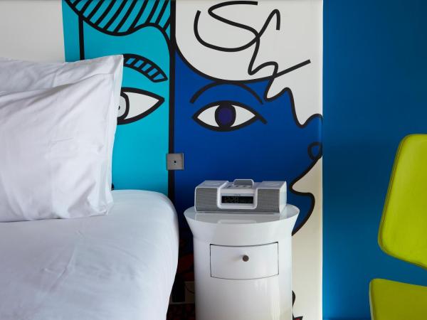 Hotel Napoléon : photo 5 de la chambre chambre lits jumeaux - vue sur jardin