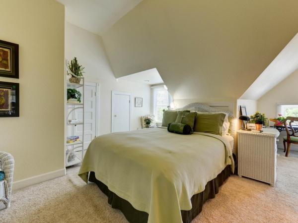 The St. Mary's Inn, Bed and Breakfast : photo 3 de la chambre chambre lit queen-size 